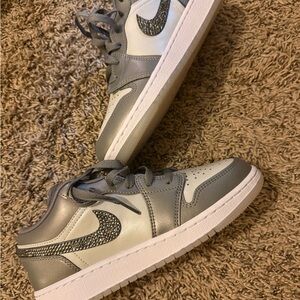 Size 5y, women’s 6.5 Nike Air Jordan 1 Low Gray & White with Crystal Swoosh